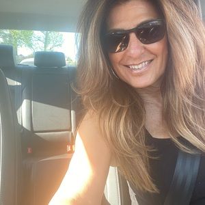 Meet your Posher, Antoniette